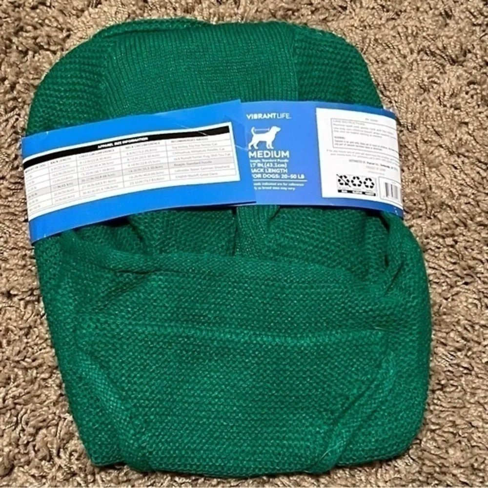 💚 NWT Vibrant Life green holiday dog sweater with hood